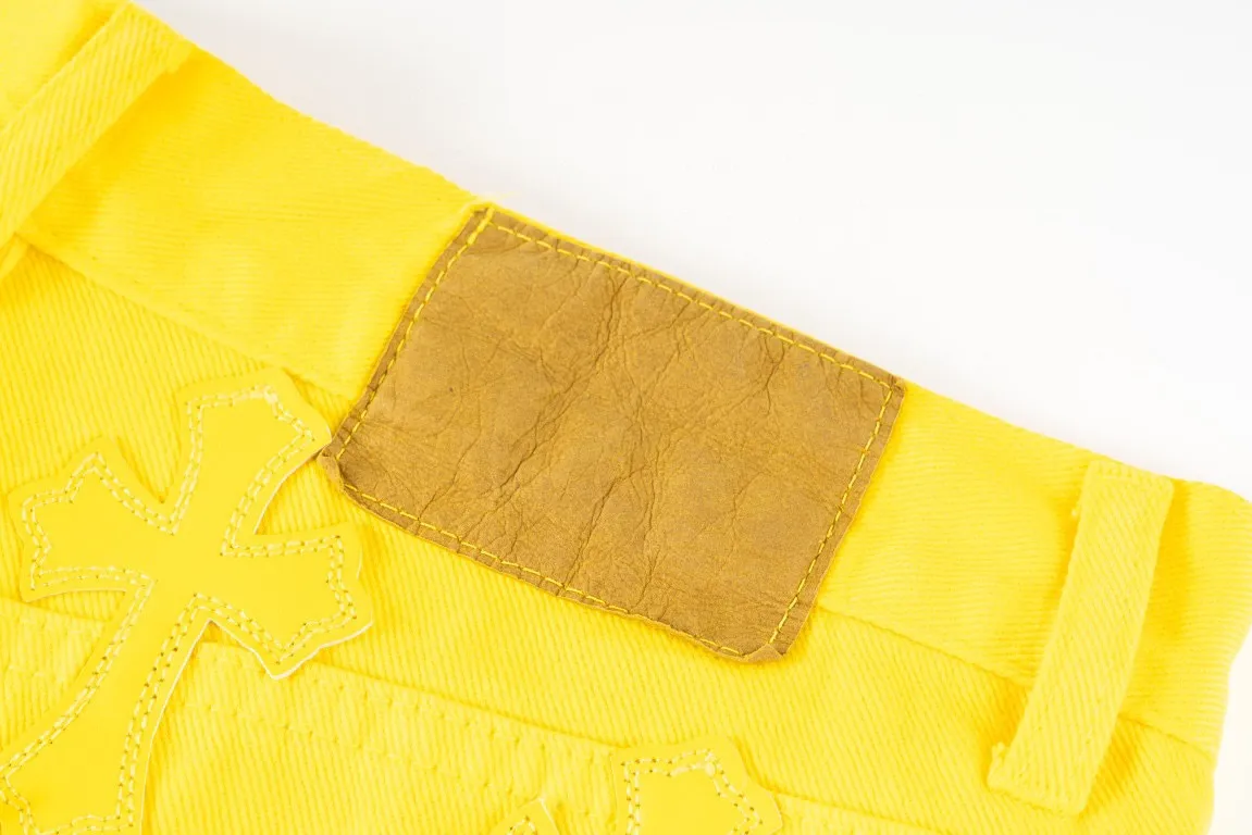 P270 New Chrome Hearts｜Cro Heart Fan Chengcheng’s same style of New York-limited large leather label dopamine yellow jeans. Charming dopamine personality jeans, indispensable for fashionistas. The same style for celebrities. A model touted by many bloggers. This new pair of pants is perfect in terms of shape and upper body. It is no exaggeration to say that making a pair of jeans is equivalent to the time of making 20 short-sleeved jeans. The fabric is made of high-quality imported denim. It has a unique high-end texture. I am very satisfied with it after washing and proofing several times. Style No.: 1613# Color: Yellow Size: 28 30 32 34